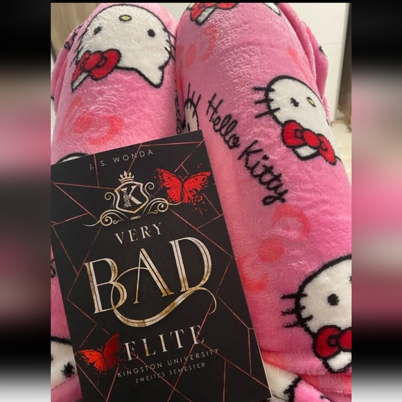 Hello Kitty Sherpa Pajama Pants - Picture 10 of 15